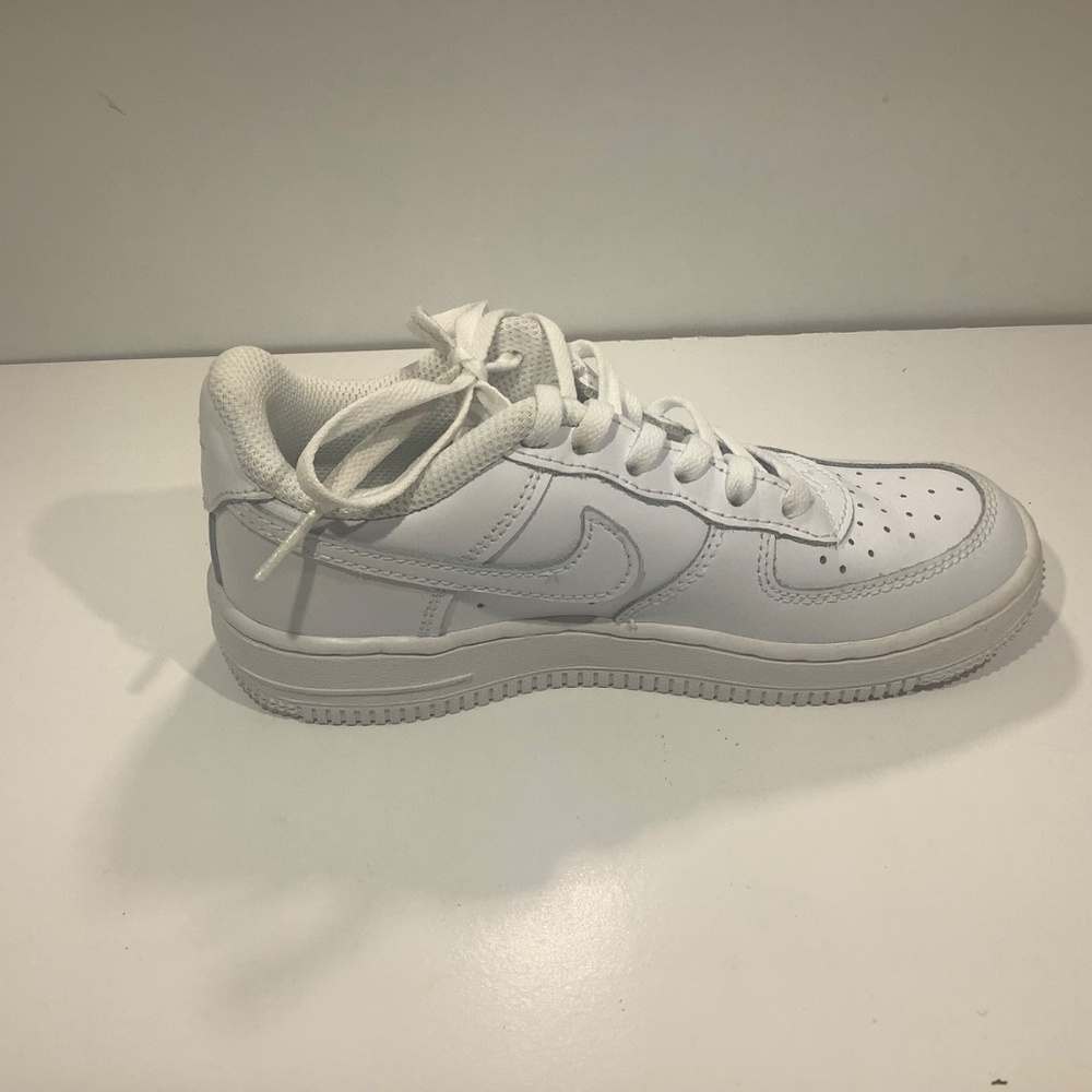 Air Force 1 All White - Picture 8 of 10